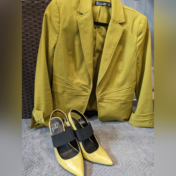 New York & Company sling back pumps. Size 8.5. - Picture 5 of 5